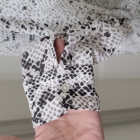 J Crew, Size XS Black, Gray, White Snake Print Button Down Blouse, NEW - Picture 8 of 15
